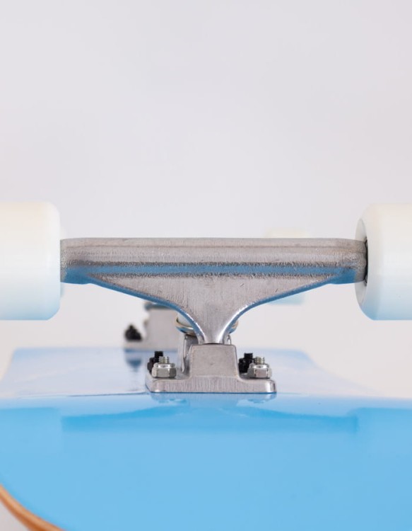 pol_pl_Deskorolka-Fish-Skateboards-Pro-Retro-Blue-8-0-29924_6.jpg