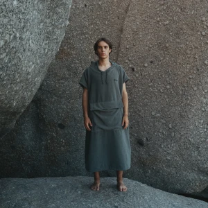 Poncho-ION-2026-Element-Sgrey (5).webp
