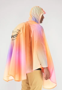 MVT0609_EYASI-PONCHO_GRADIENT-PRINT_B_P_019.webp