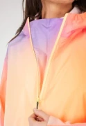 MVT0609_EYASI-PONCHO_GRADIENT-PRINT_B_P_07-2.webp