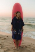 Poncho-Jungmob-Ocean-Flowers (1).webp