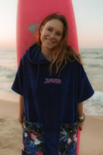 Poncho-Jungmob-Ocean-Flowers.webp