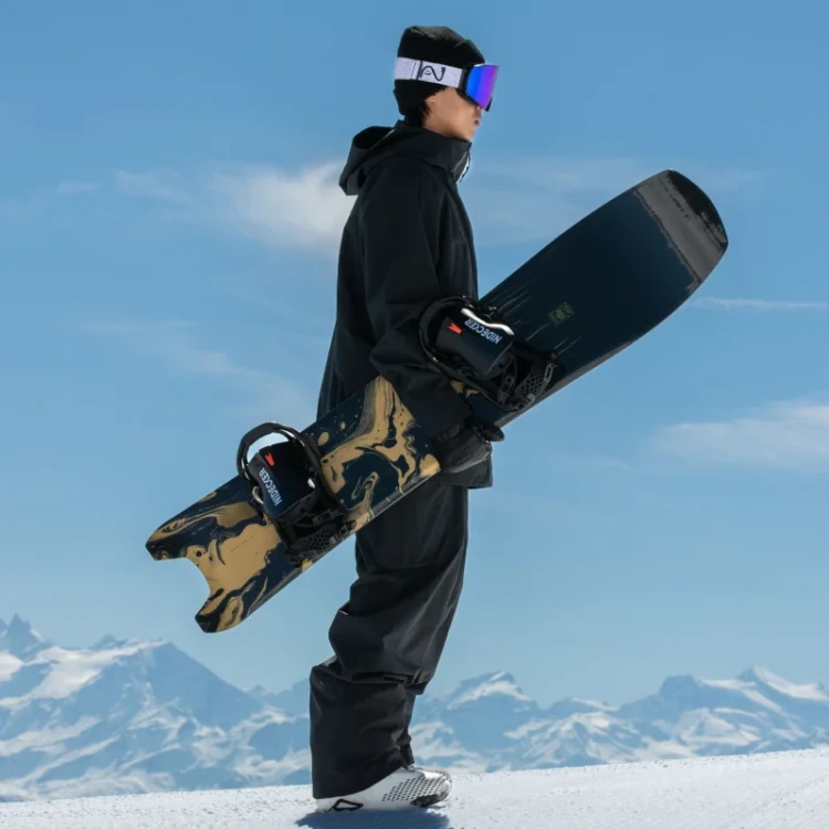 deska-snowboardowa-meska-nidecker-2027-the-mosquito-black-gold (7).webp
